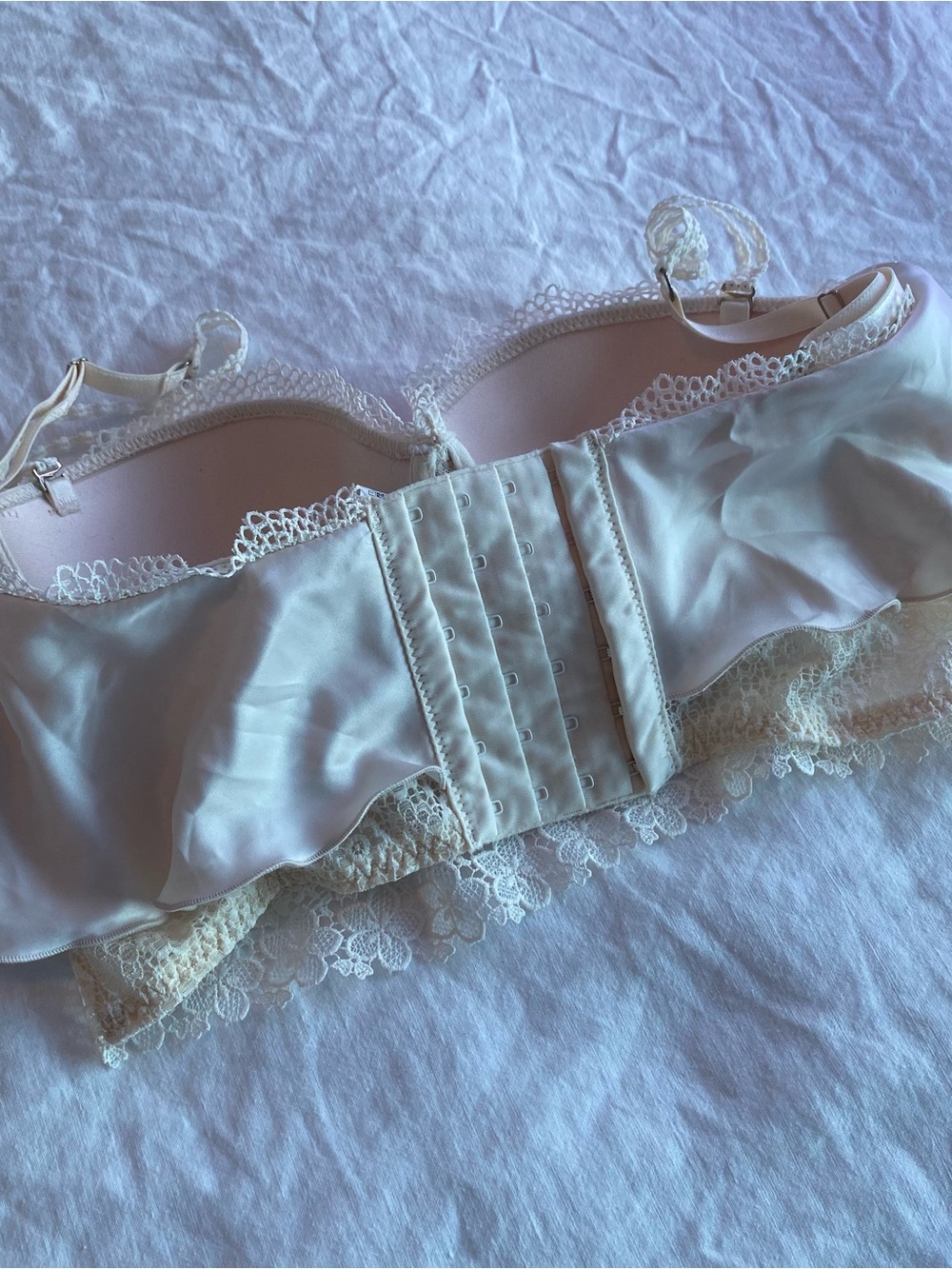 Intimissimi Cream Lace Bralette, Panties and Short Set - Picture 11 of 14